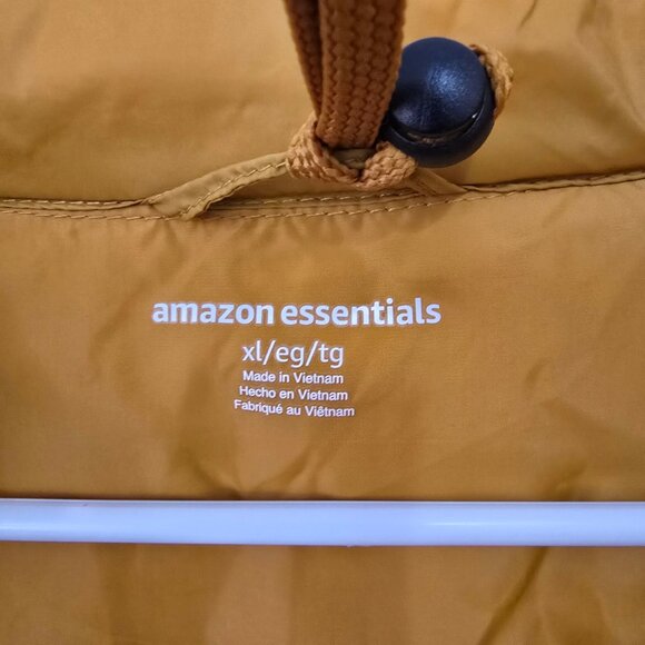 Amazon Essentials Men's Yellow Puffer Jacket. EUC - Picture 5 of 6